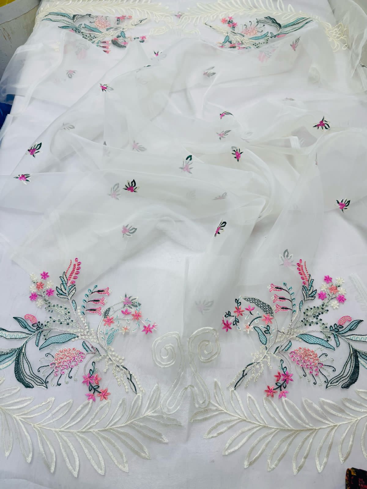 SC-25050023 || Qalamkar 3-Piece Summer Set – Premium Lawn Embroidery Now 46% Off! ||