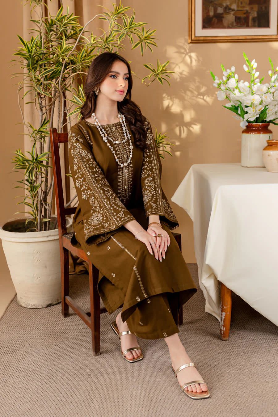 SC-25050047 | Threads of Tradition – Premium 2PC Summer Lawn Suit